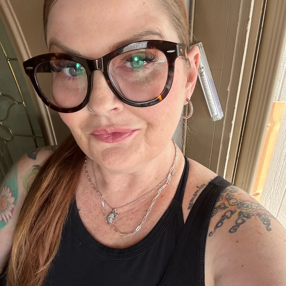 Meet your Posher, Zelia